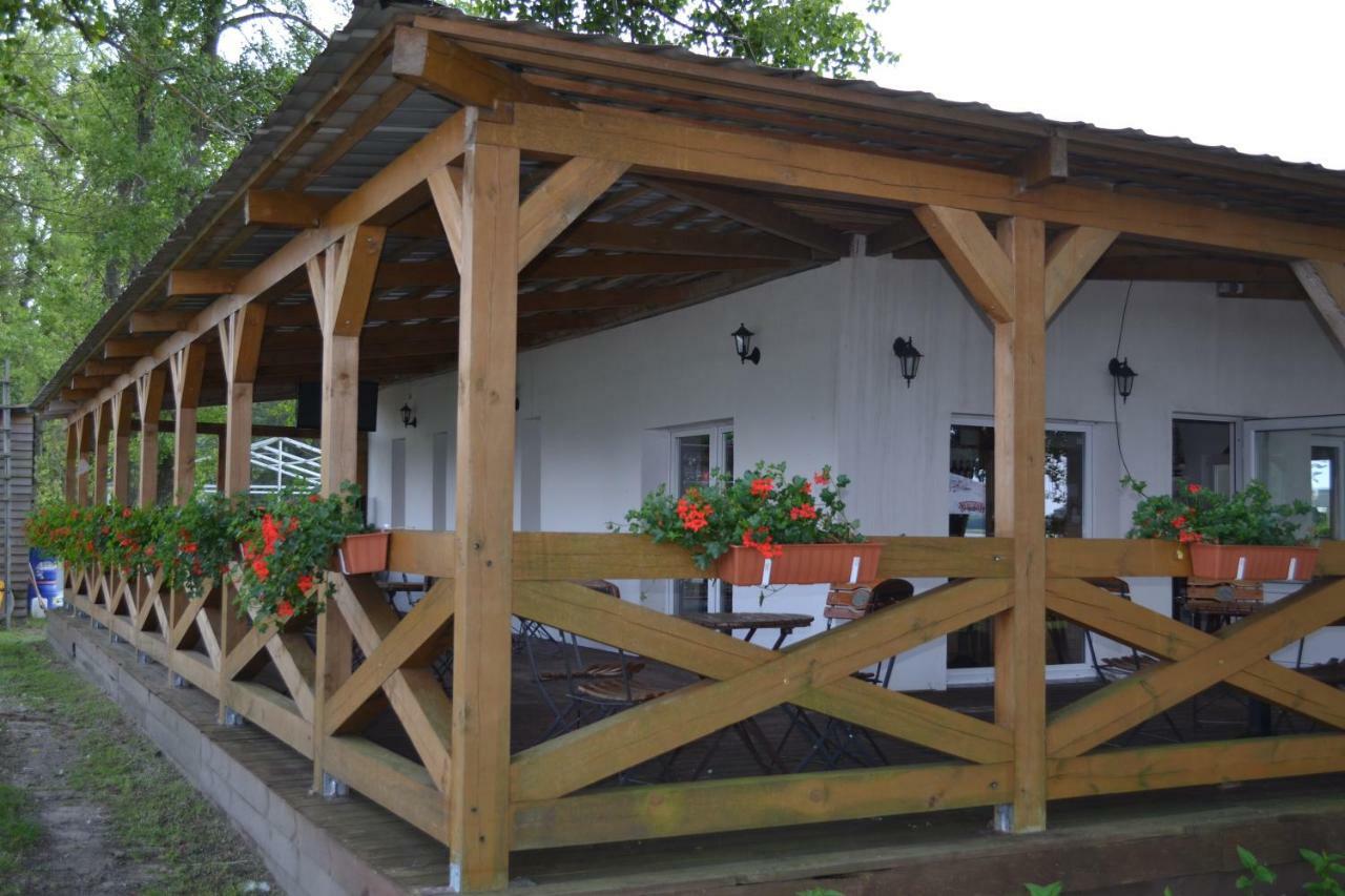 Camping Szczecinek Domy Wypoczynkowe 外观 照片